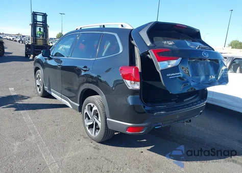 2022 Subaru Forester Touring z USA, uszkodzony, nr VIN JF2SKARC1NH438493